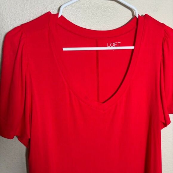 Loft T-Shirt Women's Small Red V-Neck Solid Short Sleeve Casual Shirt Top - Picture 2 of 8